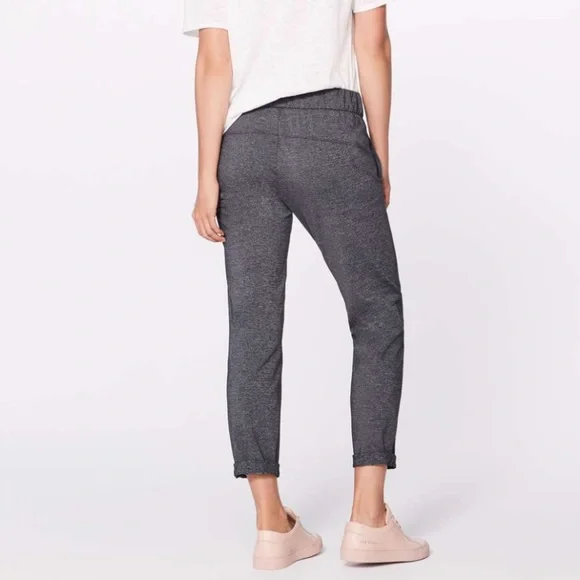Lululemon On The Fly Pant *28" Heathered Black Lounge Jogger Pants Women’s 4 - Picture 5 of 14
